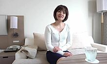 在这个未经审查的视频中体验成熟日本女性的激情