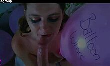业余妓女在高清视频中耀她的气球技巧